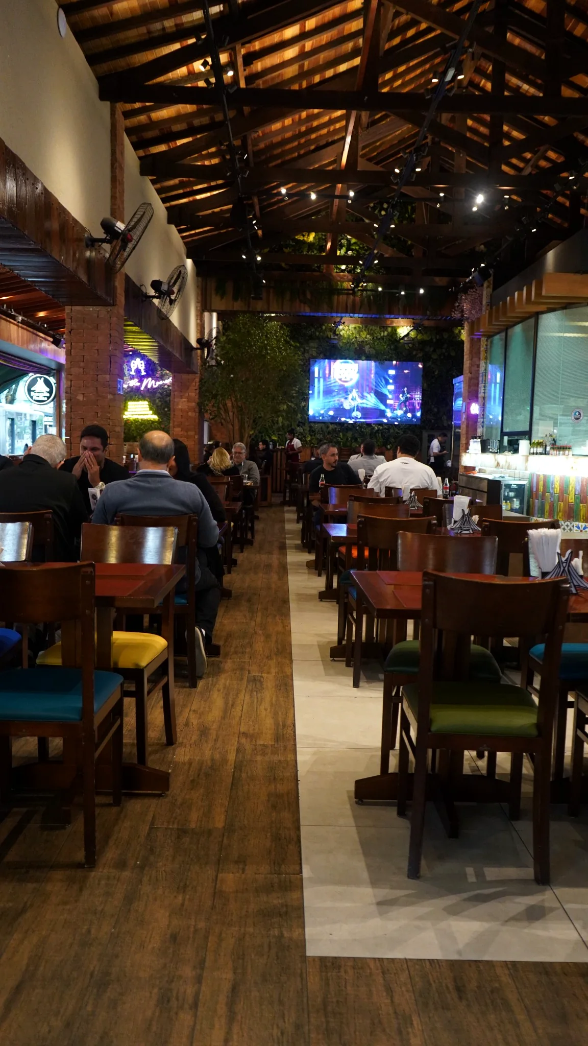 Ambiente interno do Botequim Paulista